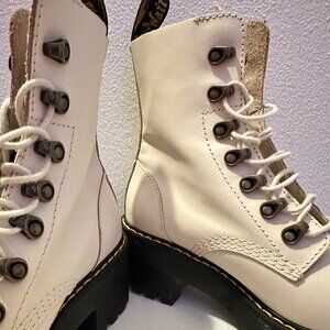 Creamy Doc Marten’s | s7 | Soft Leather | High Top | Lace-up | Boots
